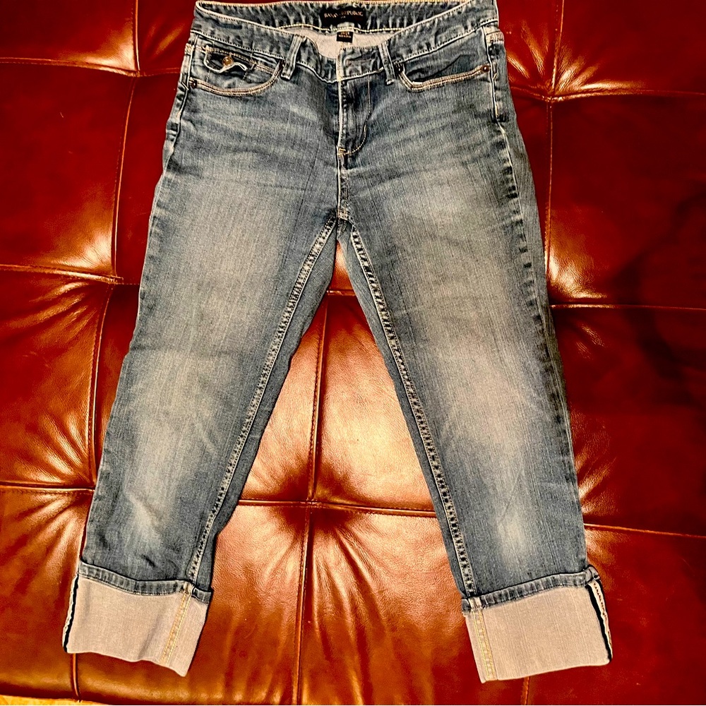 🍌Banana Republic cropped jeans. Size 26. EUC 🚭